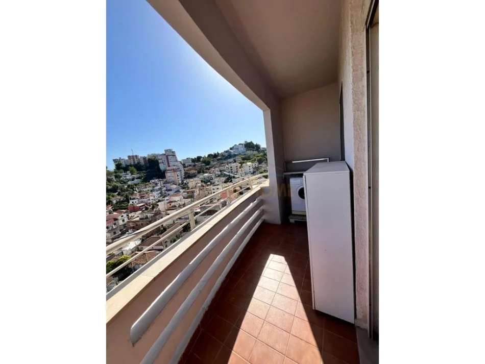 Durres, jepet me qera apartament 2+1+Ballkon Kati 9, 110 m² 600 € (Gjykata , Durres)