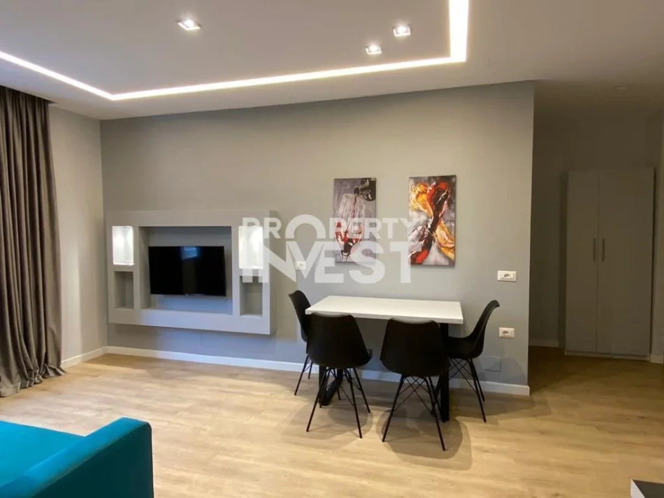 Tirane, jepet me qera apartament 1+1+Aneks+Ballkon Kati 1, 82 m² 600 € (Rruga e Kosovareve)