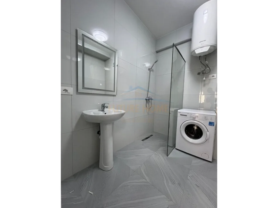 Tirane, jepet me qera apartament 2+1+Ballkon Kati 3, 105 m² 550 € (Urban Gate)