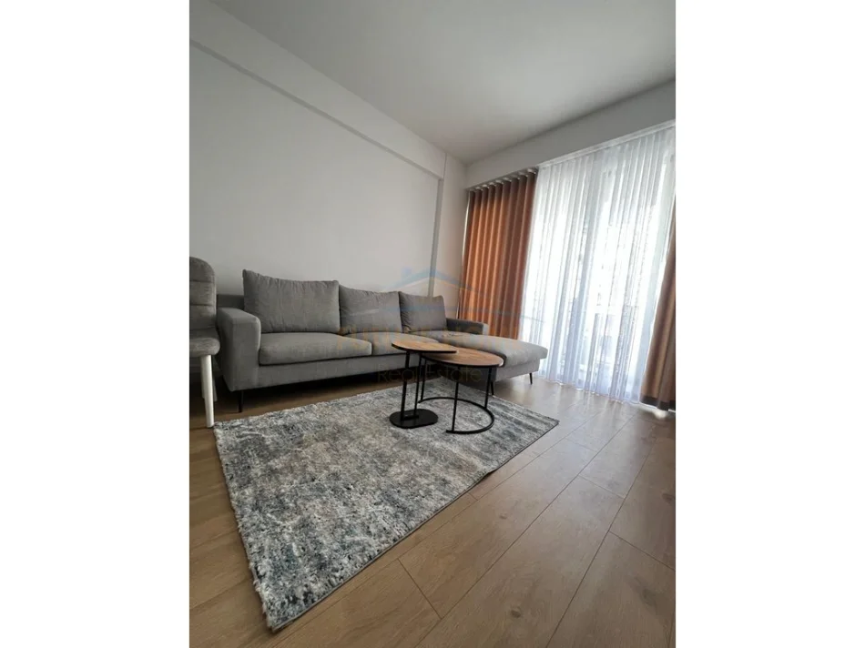 Tirane, jepet me qera apartament 2+1+Ballkon Kati 3, 105 m² 550 € (Urban Gate)
