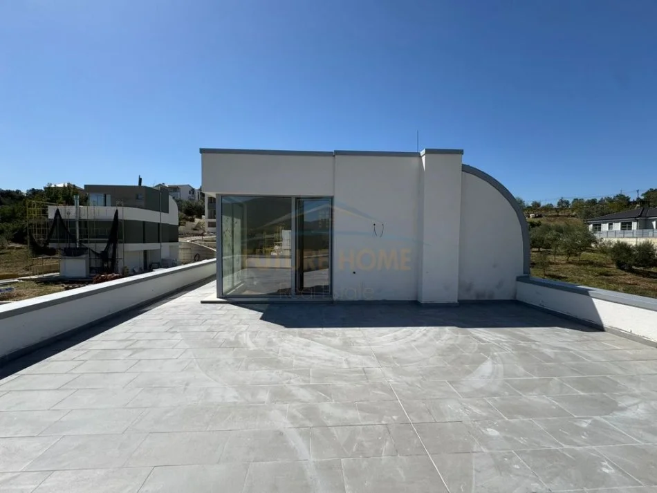 Tirane, shitet Vile 2 Katshe Kati 2, 830 m² 591.000 € (Farke)