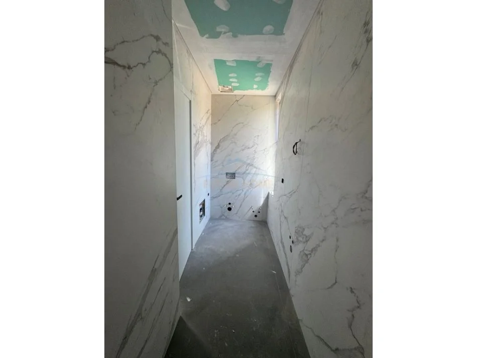 Tirane, shitet Vile 2 Katshe Kati 2, 830 m² 591.000 € (Farke)