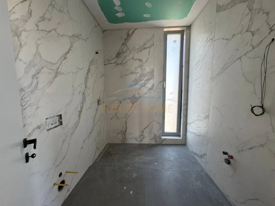 Tirane, shitet Vile 2 Katshe Kati 2, 830 m² 591.000 € (Farke)