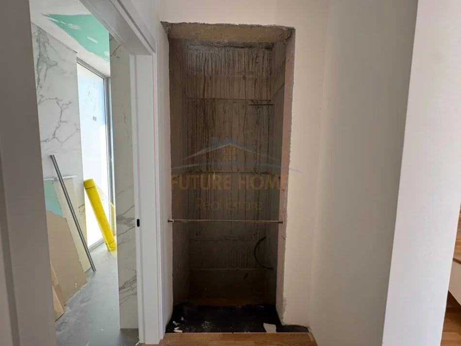 Tirane, shitet Vile 4+1+Ballkon Kati 0, 830 m² 591.000 € (Shitet, Vile 2-Katëshe, Farkë, Tiranë)