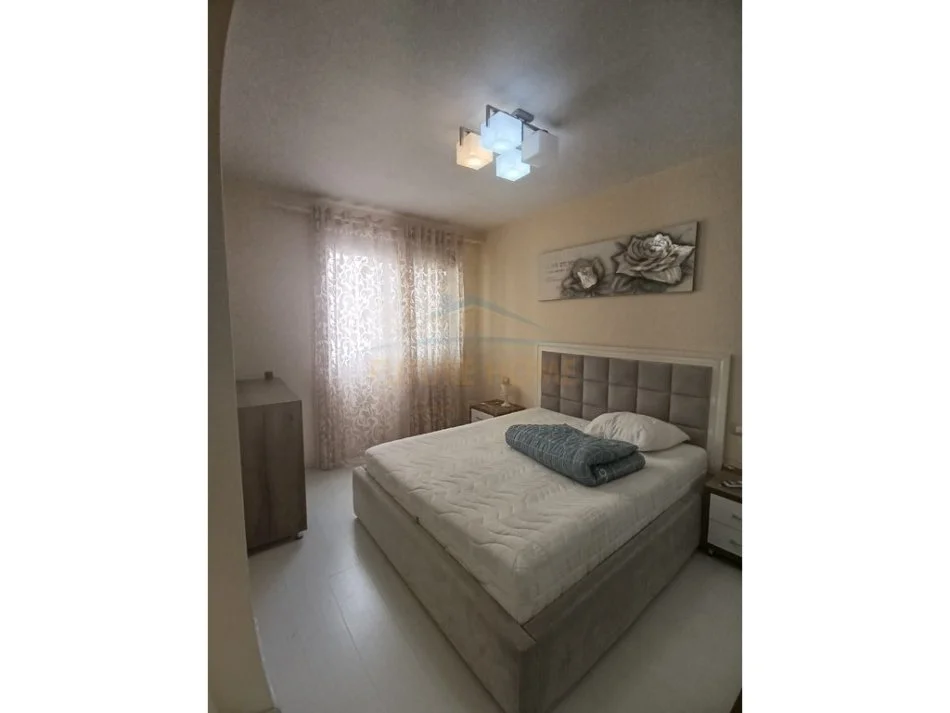 Tirane, jepet me qera apartament 1+1 Kati 1, 60 m² 450 € 