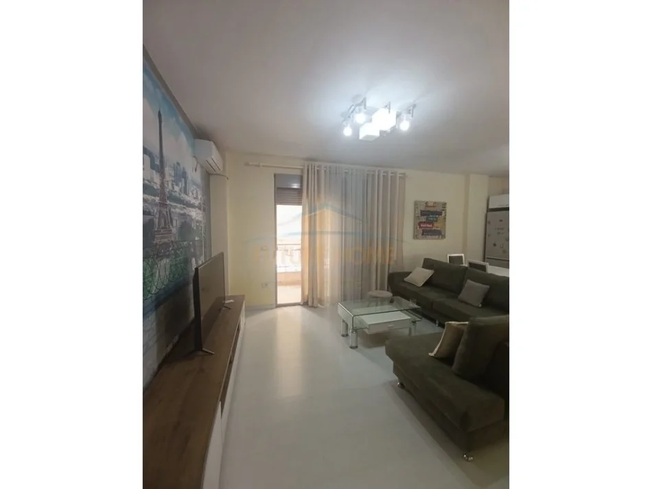 Tirane, jepet me qera apartament 1+1 Kati 1, 60 m² 450 € 