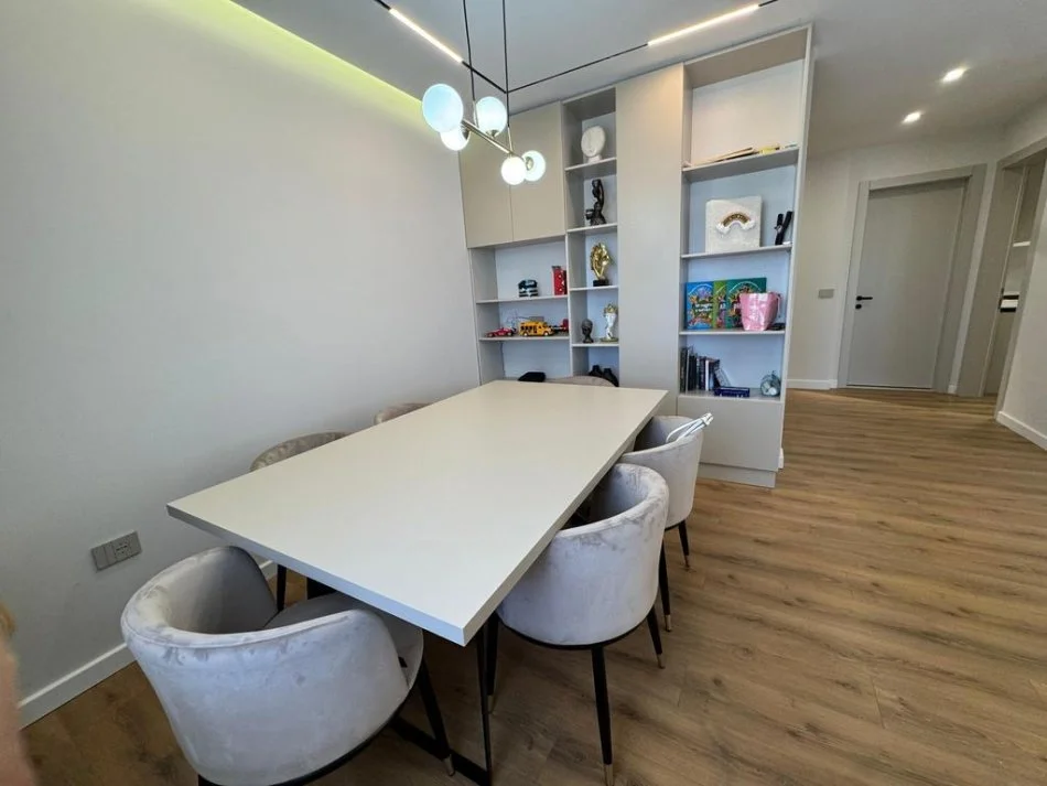 Tirane, jepet me qera apartament duplex Dublex Kati 5, 150 m² 1.400 € (Rezidenca Kodra e Diellit, Tiranë)