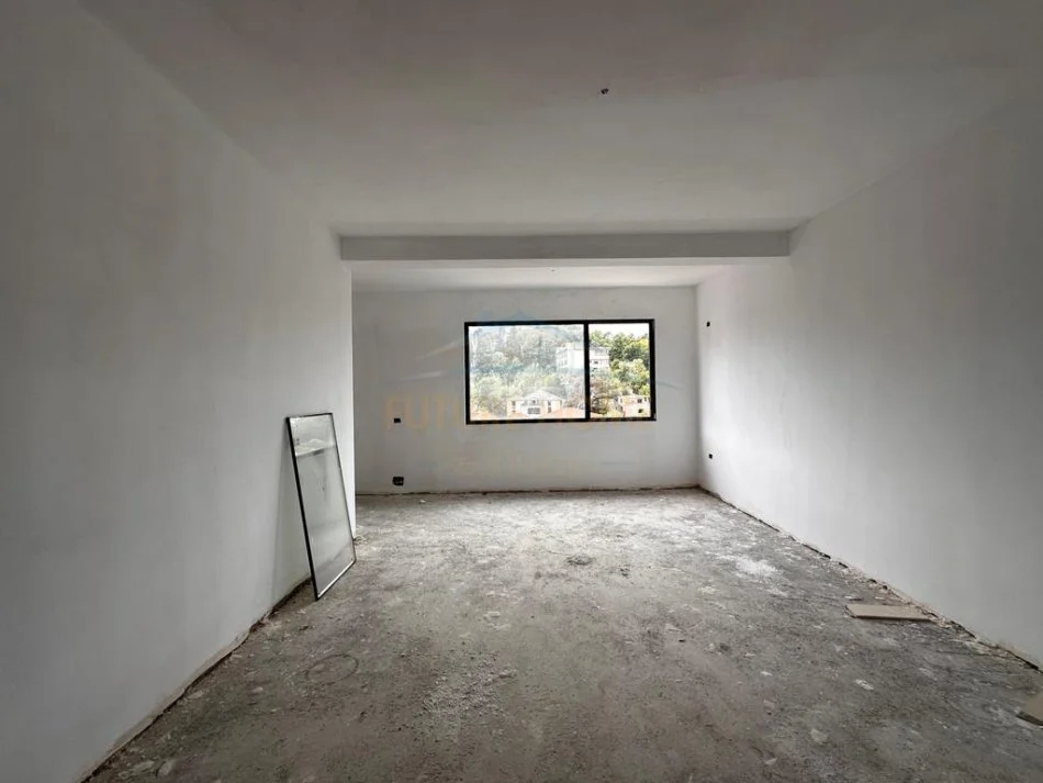 Tirane, shitet apartament 2+1 Kati 4, 134 m² 215.000 € 