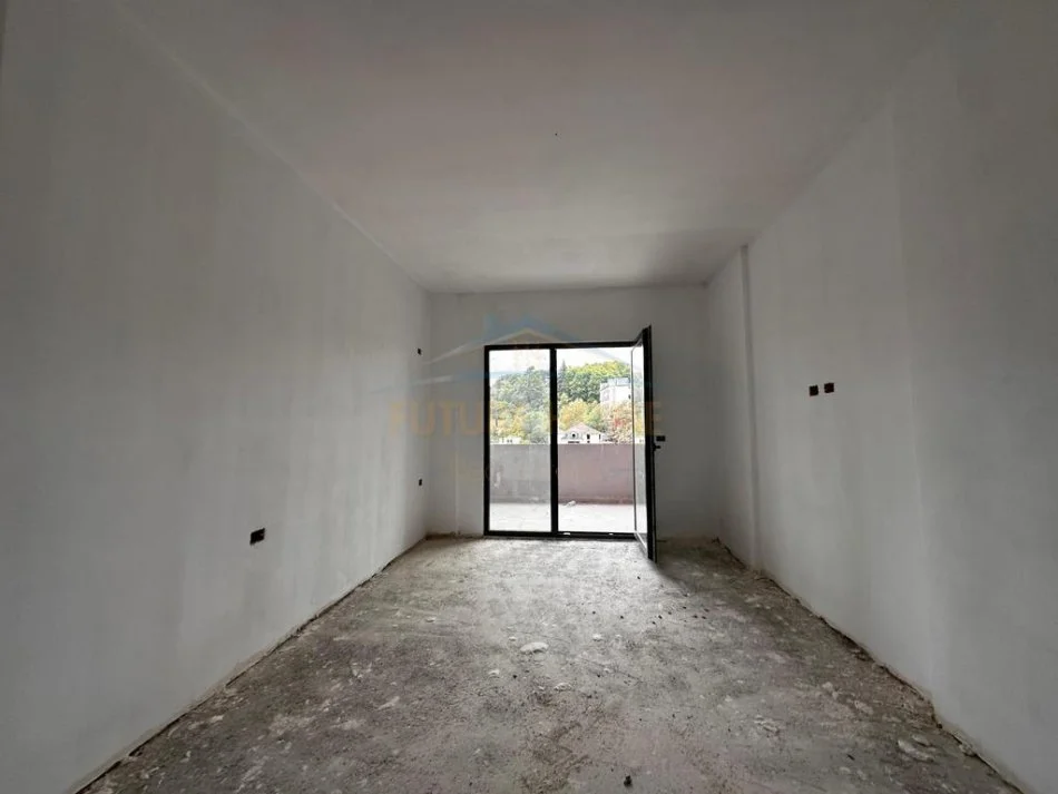 Tirane, shitet 2+1+Ballkon Kati 4, 134 m² 215.000 € 