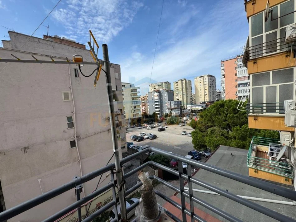 Durres, shitet apartament 2+1 Kati 3, 98 m² 180.000 € 