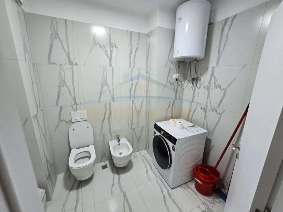 Tirane, jepet me qera apartament 2+1+Ballkon Kati 5, 110 m² 650 € (Selite)