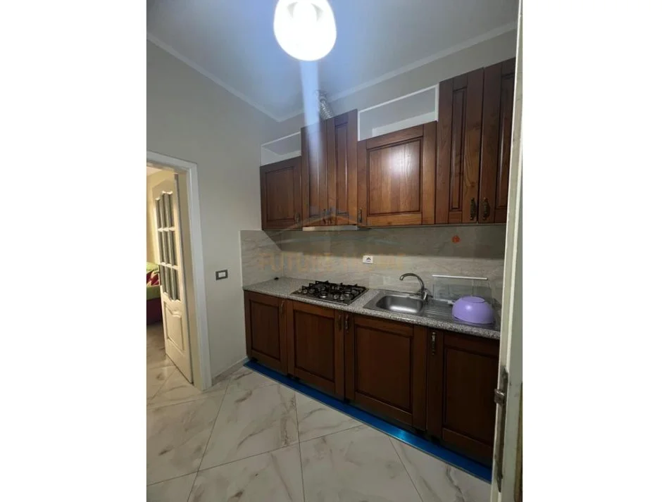 Durres, jepet me qera garsonier 1+1 Kati 2, 44 m² 220 € 