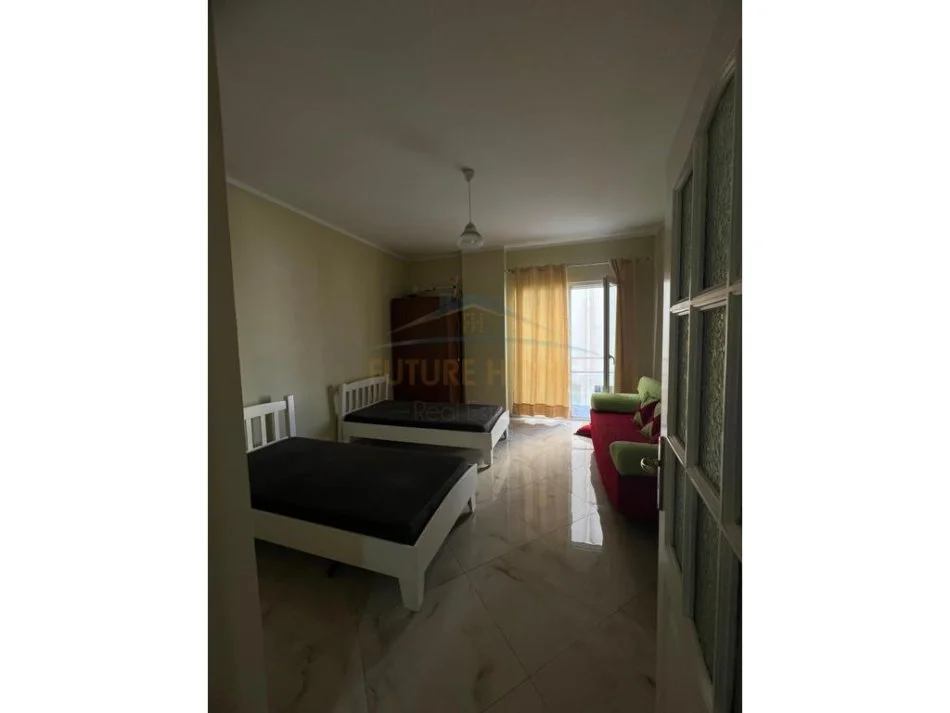 Durres, jepet me qera garsonier 1+1 Kati 2, 44 m² 220 € 