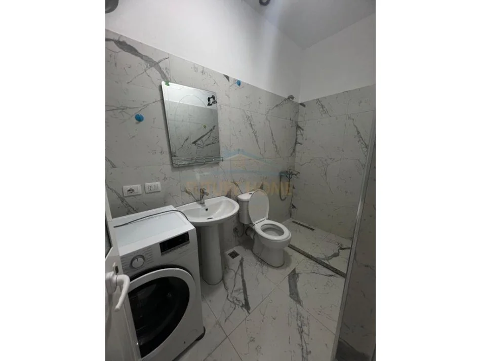 Durres, jepet me qera garsonier 1+1 Kati 2, 44 m² 220 € 