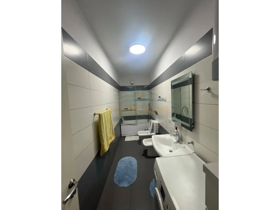 Tirane, jepet me qera apartament 2+1+Aneks+Ballkon Kati 10, 108 m² 800 € (KOMPLEKSI PANORAMA)