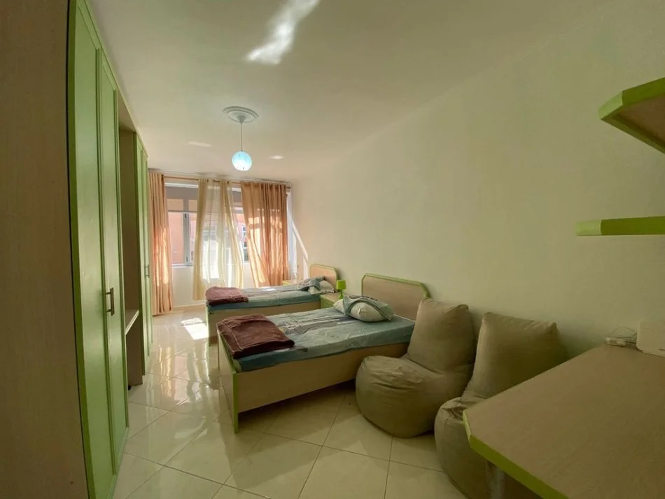 Tirane, shitet apartament 2+1 Kati 2, 77 m² 