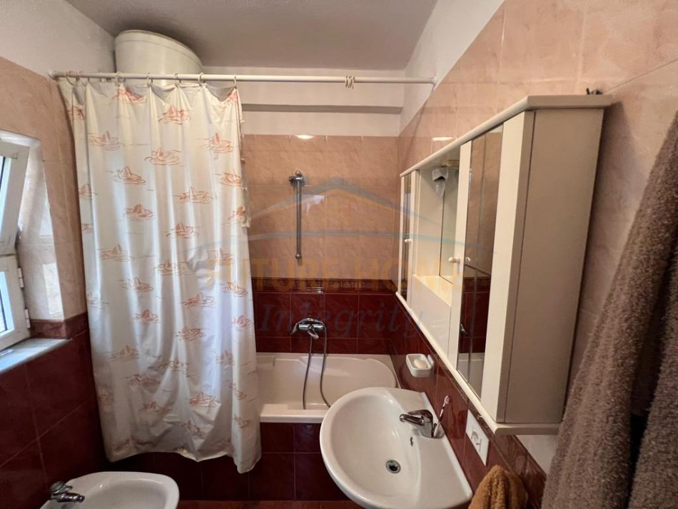 Tirane, shitet apartament 1+1+Aneks+Ballkon Kati 2, 68 m² 160.000 € (Pazari i ri)