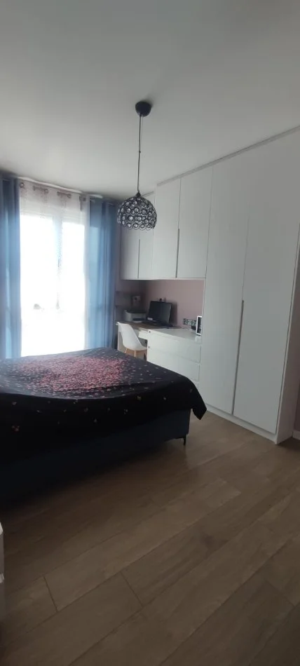 Tirane, jepet me qera apartament 2+1+Ballkon Kati 6, 94 m² 700 € (Fiori Di Bosco)