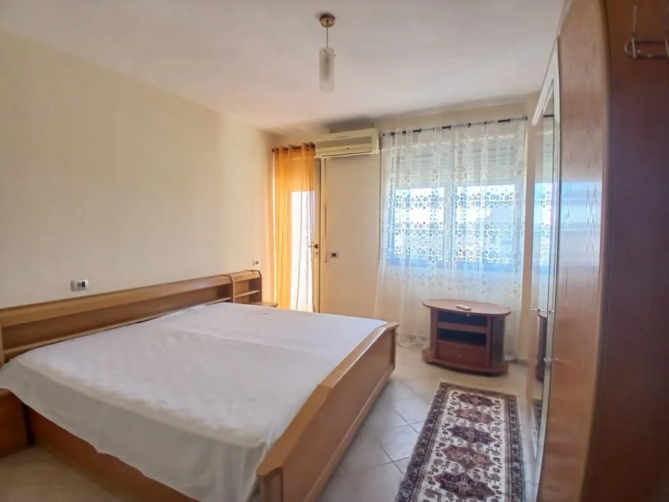Tirane, jepet me qera apartament 1+1+Ballkon Kati 7, 78 m² 450 € (Don Bosko)