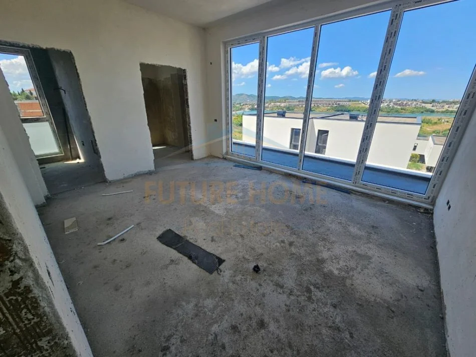 Tirane, shitet Vile 2 Katshe , 258 m² 600.000 € (Liqeni i Farkes)