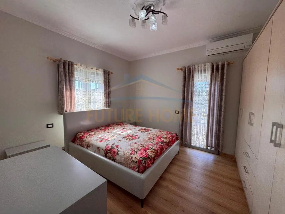 Durres, jepet me qera shtepi Kati 3, 100 m² 500 € 