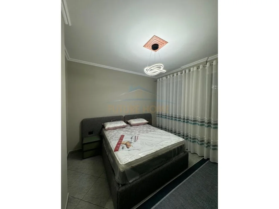 Tirane, jepet me qera apartament 1+1 Kati 4, 75 m² 450 € 