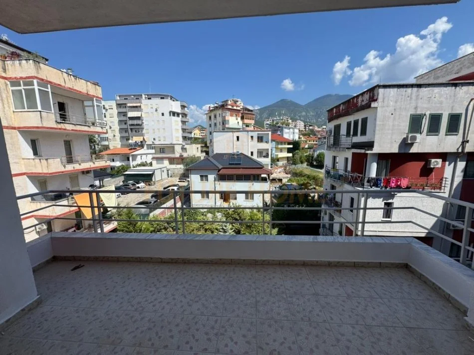 Tirane, shitet apartament 2+1+Ballkon Kati 4, 119 m² 143.000 € (Fresk)