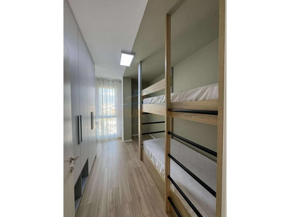 Tirane, jepet me qera apartament 2+1 Kati 7, 94 m² 700 €