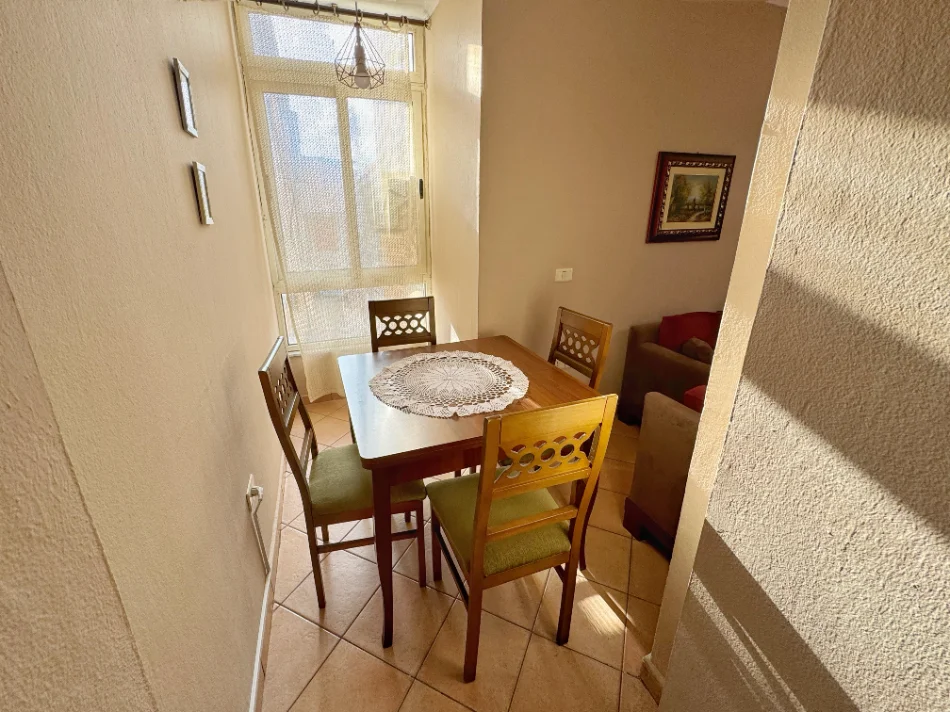 Tirane, jepet me qera 1+1+Ballkon Kati 4, 70 m² 700 € (Sheshi Willson)