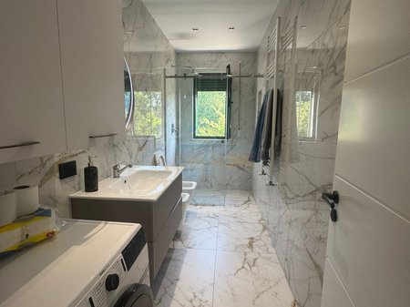 Tirane, jepet me qera apartament 2+1 Kati 2, 120 m² 800 € (GREEN CITY,SIMA COM,UNAZA RE)