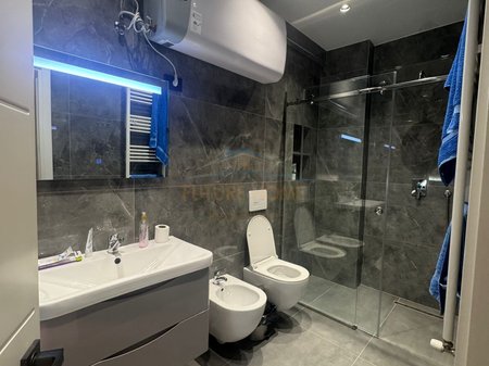 Tirane, jepet me qera apartament 2+1 Kati 2, 120 m² 800 € (GREEN CITY,SIMA COM,UNAZA RE)