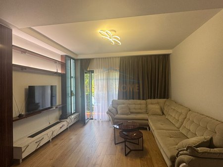 Tirane, jepet me qera apartament 2+1 Kati 2, 120 m² 800 € (GREEN CITY,SIMA COM,UNAZA RE)