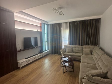 Tirane, jepet me qera apartament 2+1 Kati 2, 120 m² 800 € (GREEN CITY,SIMA COM,UNAZA RE)