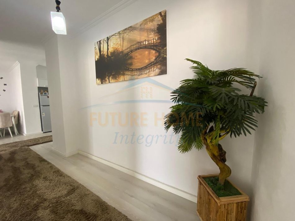 Tirane, shitet apartament 2+1 Kati 4, 93 m² 135.000 € (FRESK)