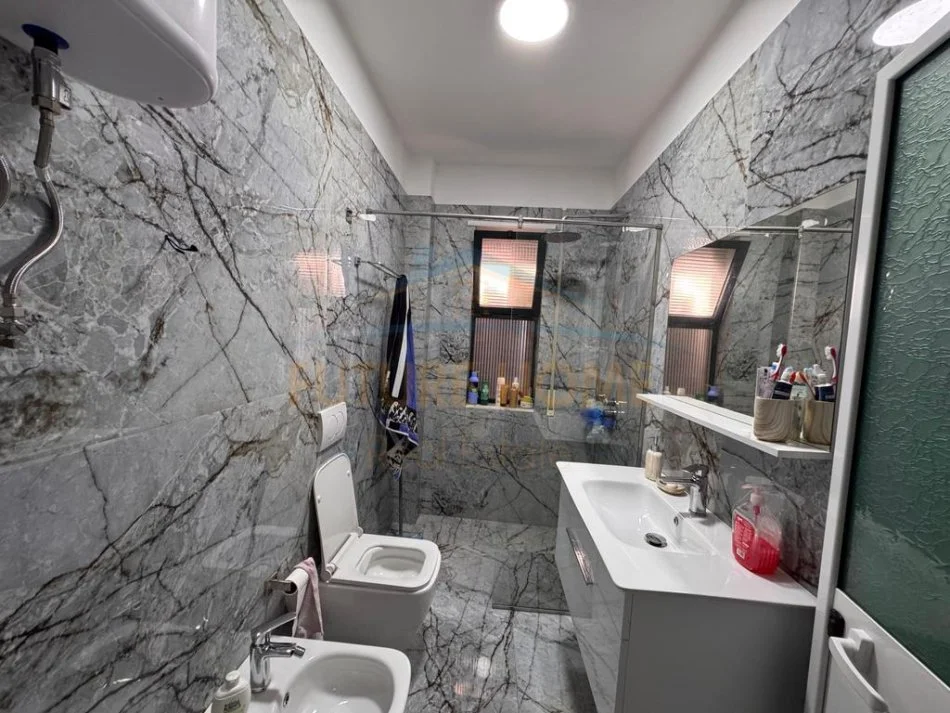 Durres, jepet me qera apartament 1+1 Kati 3, 59 m² 400 € 