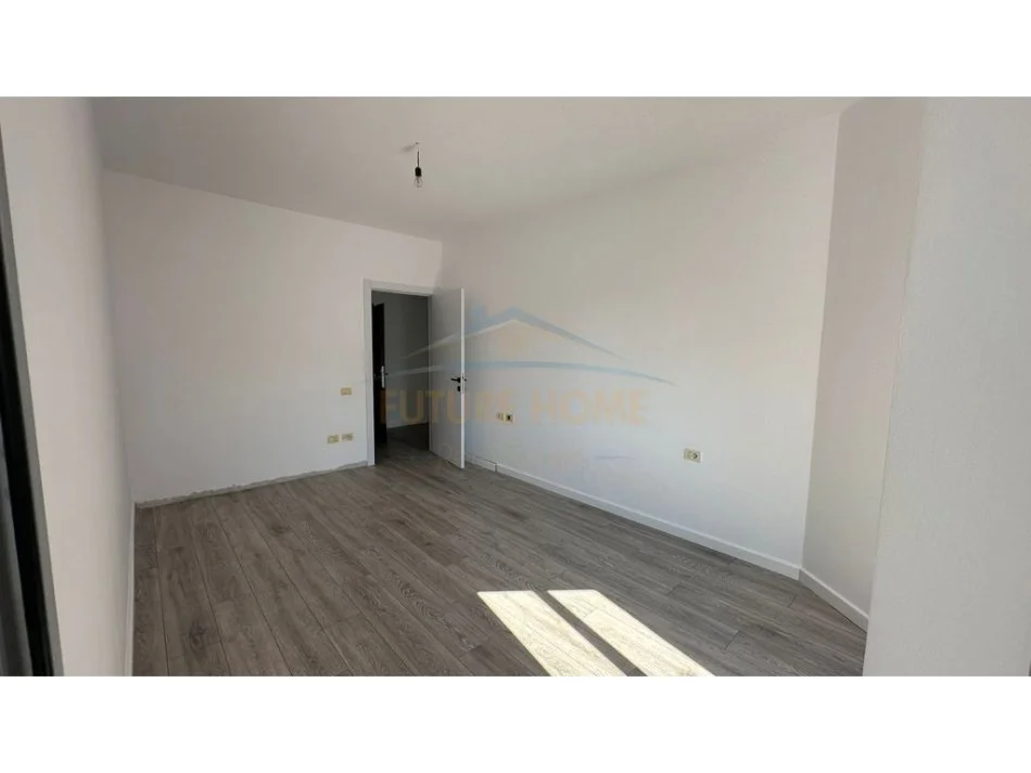 Tirane, shitet apartament 1+1+Ballkon Kati 5, 73 m² 105.000 € (Vila L 2)