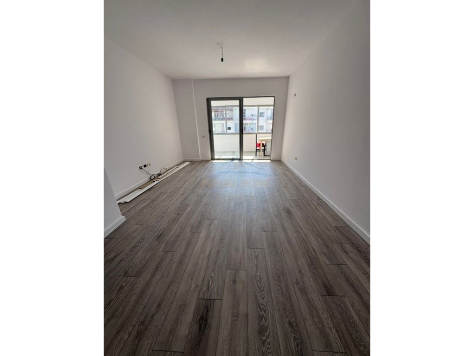 Tirane, shitet apartament 1+1 Kati 5, 73 m² 105.000 € (ASTIR,VILA L,UNAZA RE)