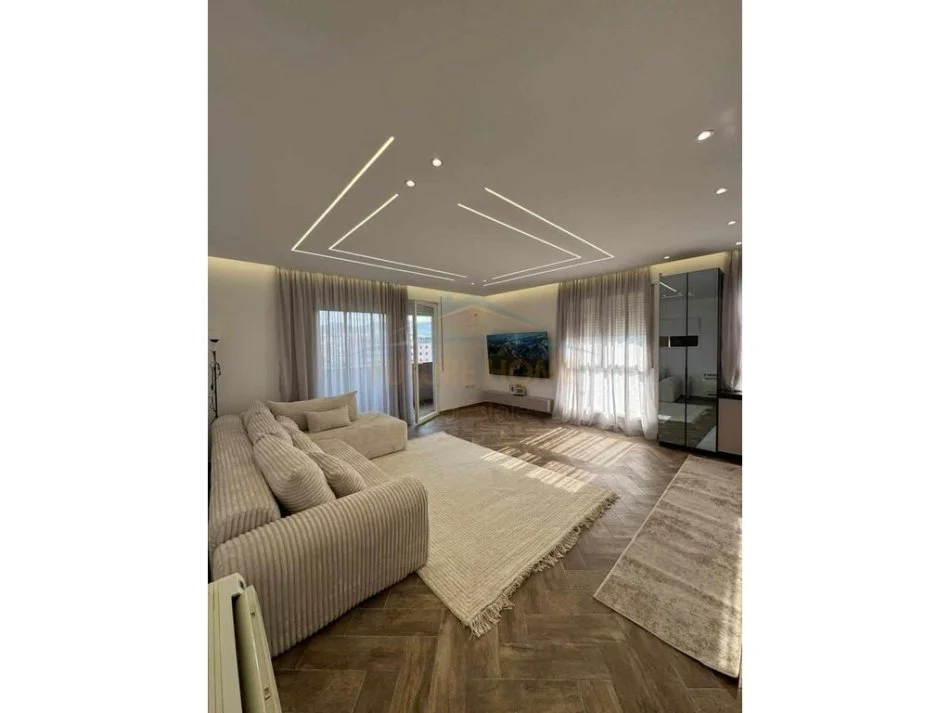 Tirane, shitet apartament 2+1+Ballkon Kati 6, 112 m² 285.000 € (RRUGA KAVAJES)  UNA57288