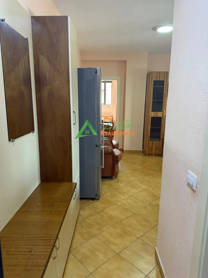 Tirane, jepet me qera apartament 2+1 Kati 9, 90 m² 580 € 