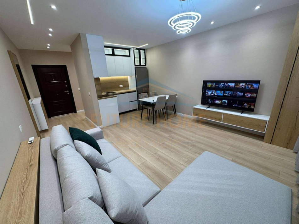 Tirane, shitet apartament 2+1+Depo,  Kati 1, 93 m² 250.000 € (Myslym Shyri)