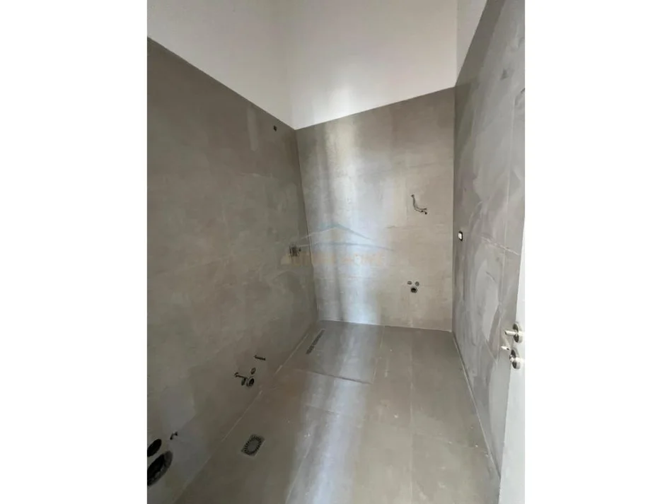 Tirane, shitet apartament 3+1+Aneks+Ballkon , 133 m² 399.000 € (Rruga e Barrikadave)