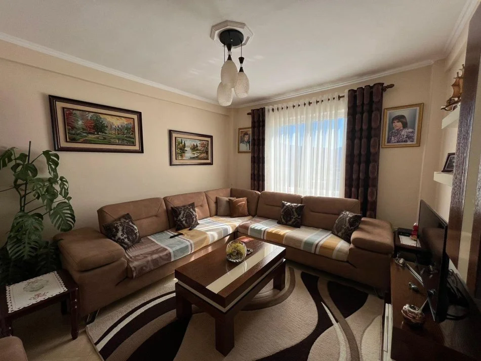 Elbasan, shes apartament 3+1+Aneks+Ballkon Kati 5, 100 m² 75.000 € bosh 85.000euro i mobiluar (borodin mitarja tek kinezet)