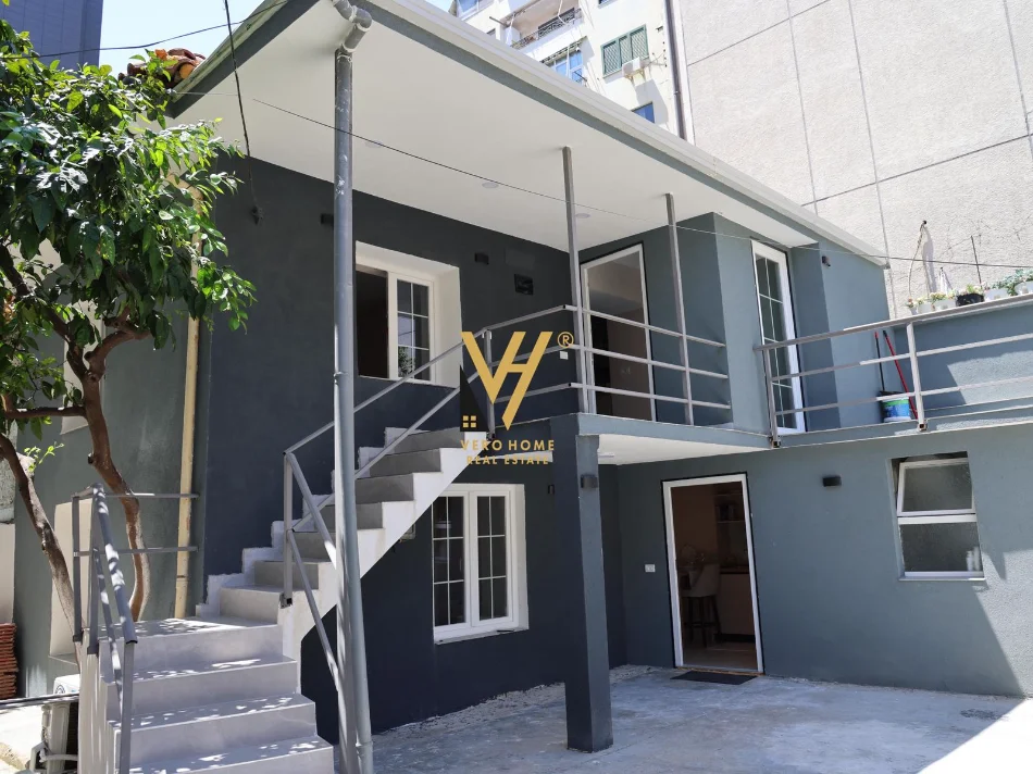 Tirane, jepet me qera shtepi 1+1+Ballkon Kati 0, 50 m² 1.300 € (RRUGA E DIBRES)