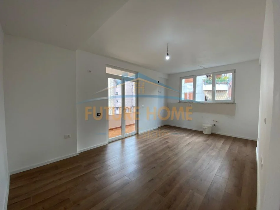Tirane, shes apartament 1+1+Ballkon Kati 5, 62 m² 167.000 € (Margarita tutulani)
