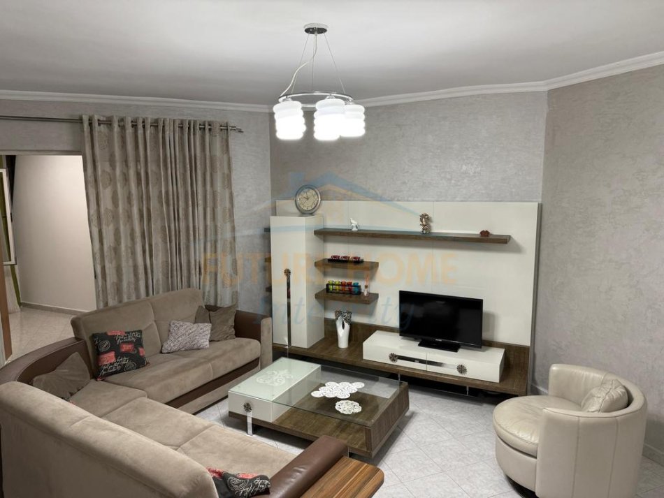 Tirane, jepet me qera apartament 2+1 Kati 4, 100 m² 550 € Don Bosko