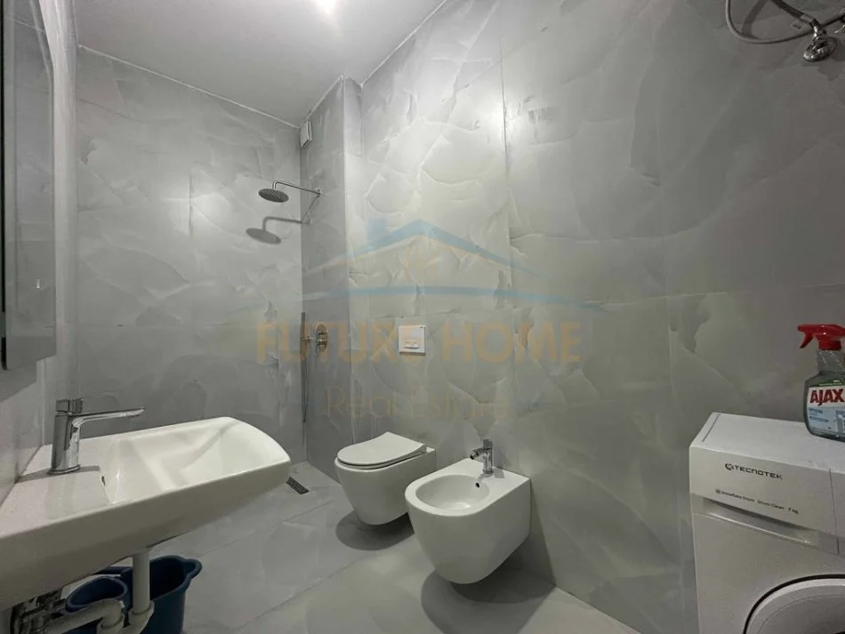 Tirane, jepet me qera apartament 1+1 Kati 4, 61 m² 450 € 