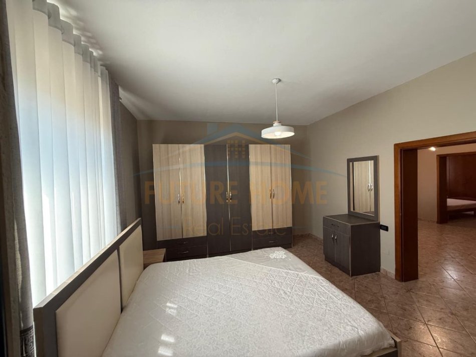 Tirane, jepet me qera apartament 2+1 Kati 3, 146 m² 600 € (8VQ2+H34 Tiranë, Albania)