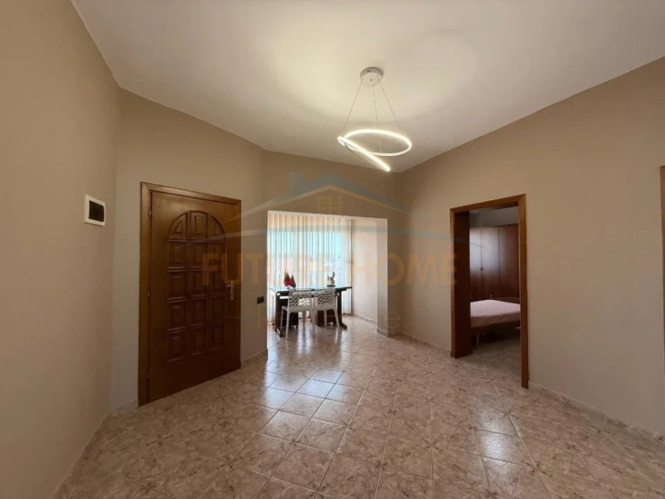 Tirane, jepet me qera apartament 2+1 Kati 3, 146 m² 600 € (KODRA E PRIFTIT)