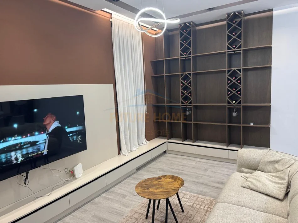 Tirane, jepet me qera apartament 2+1 Kati 1, 109 m² 850 € (Ish Dogana)