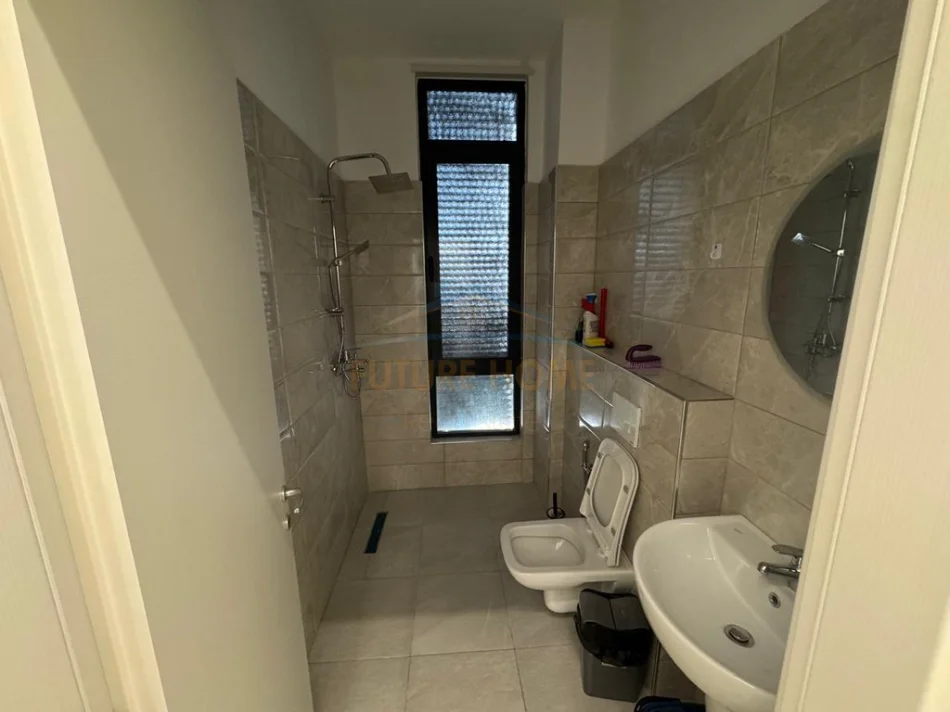 Qera, Apartament 2+1+2+2 Poste Parkimi, Ish Dogana, Tirane 0696069906